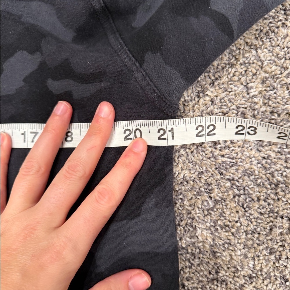 Lululemon Perfectly Oversized Crew
Heritage 365 Camo Deep Coal Multi size 2 EUC - Picture 4 of 4